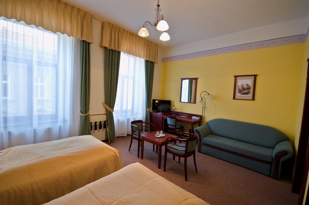 Grandhotel Garni Jihlava Buitenkant foto