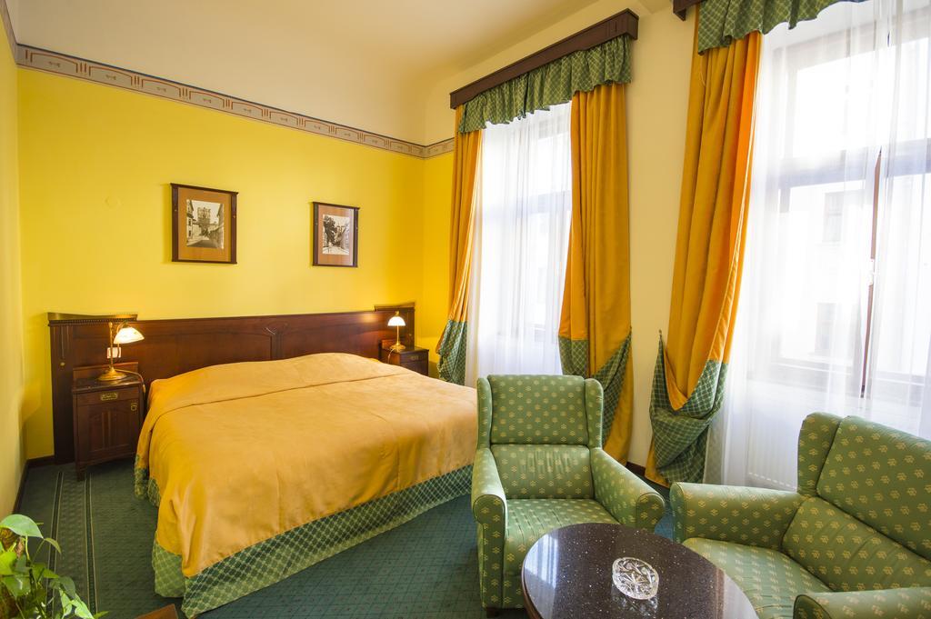 Grandhotel Garni Jihlava Buitenkant foto