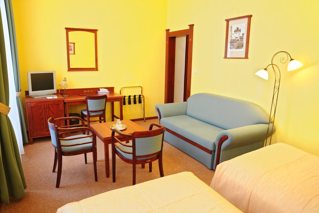 Grandhotel Garni Jihlava Buitenkant foto