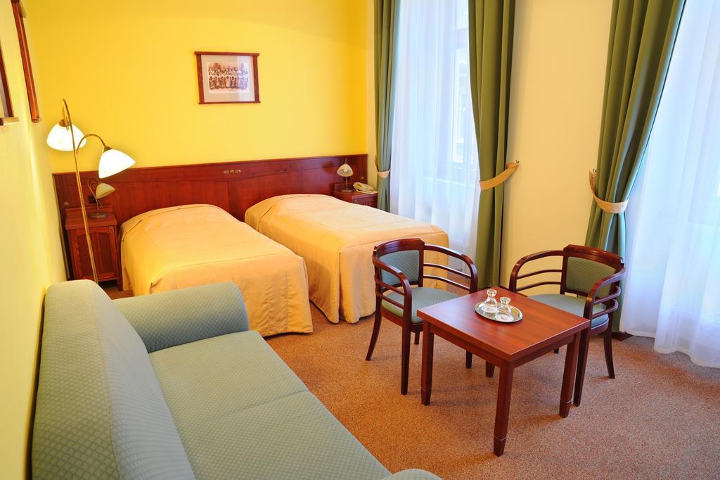 Grandhotel Garni Jihlava Buitenkant foto