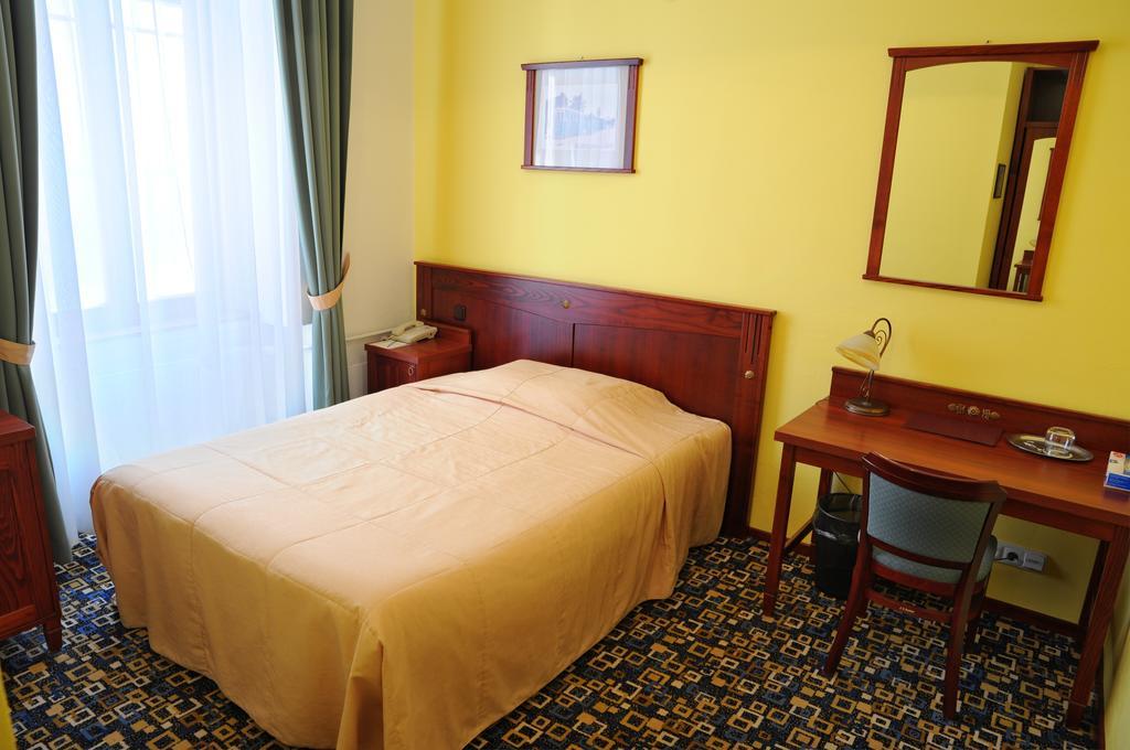 Grandhotel Garni Jihlava Buitenkant foto