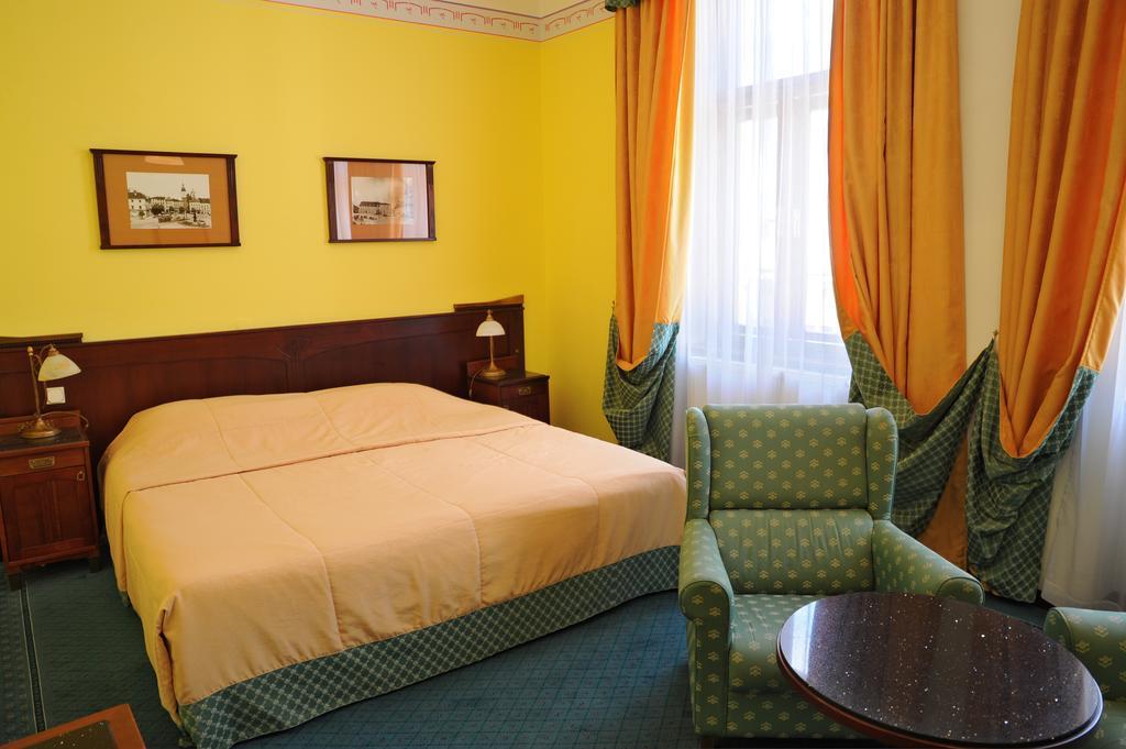 Grandhotel Garni Jihlava Buitenkant foto
