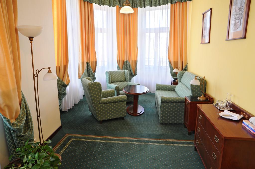 Grandhotel Garni Jihlava Buitenkant foto