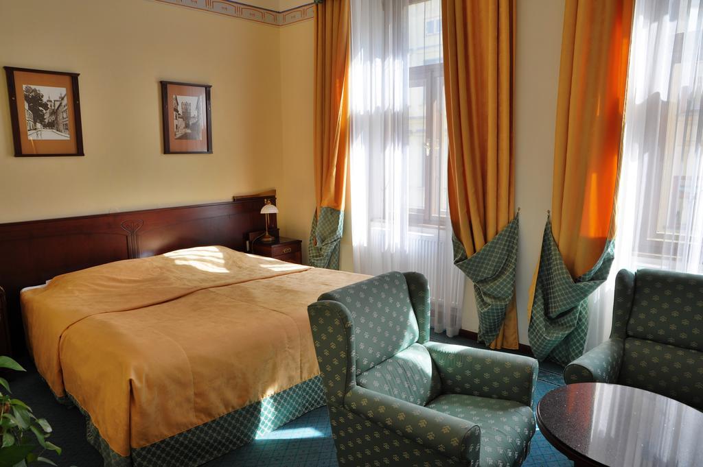 Grandhotel Garni Jihlava Buitenkant foto