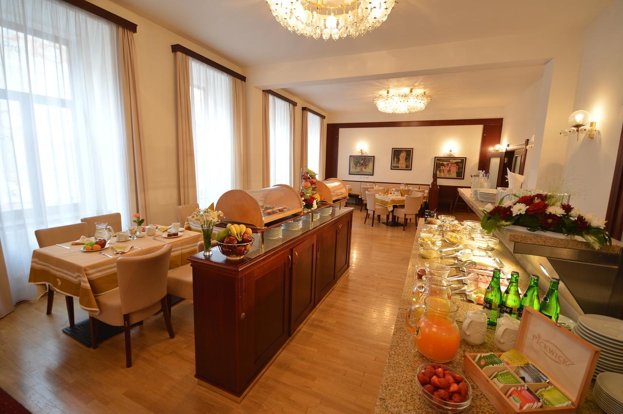 Grandhotel Garni Jihlava Buitenkant foto