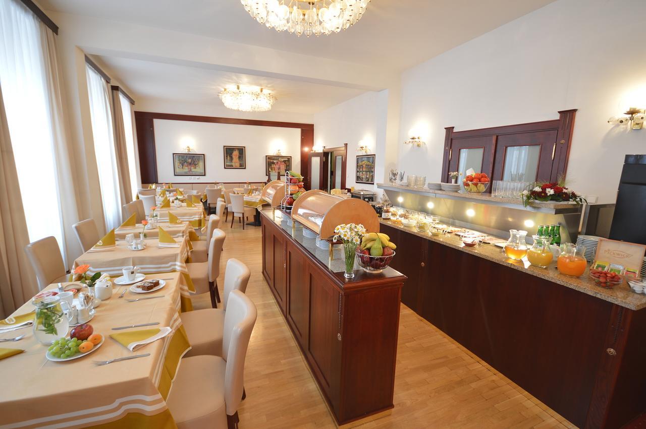 Grandhotel Garni Jihlava Buitenkant foto