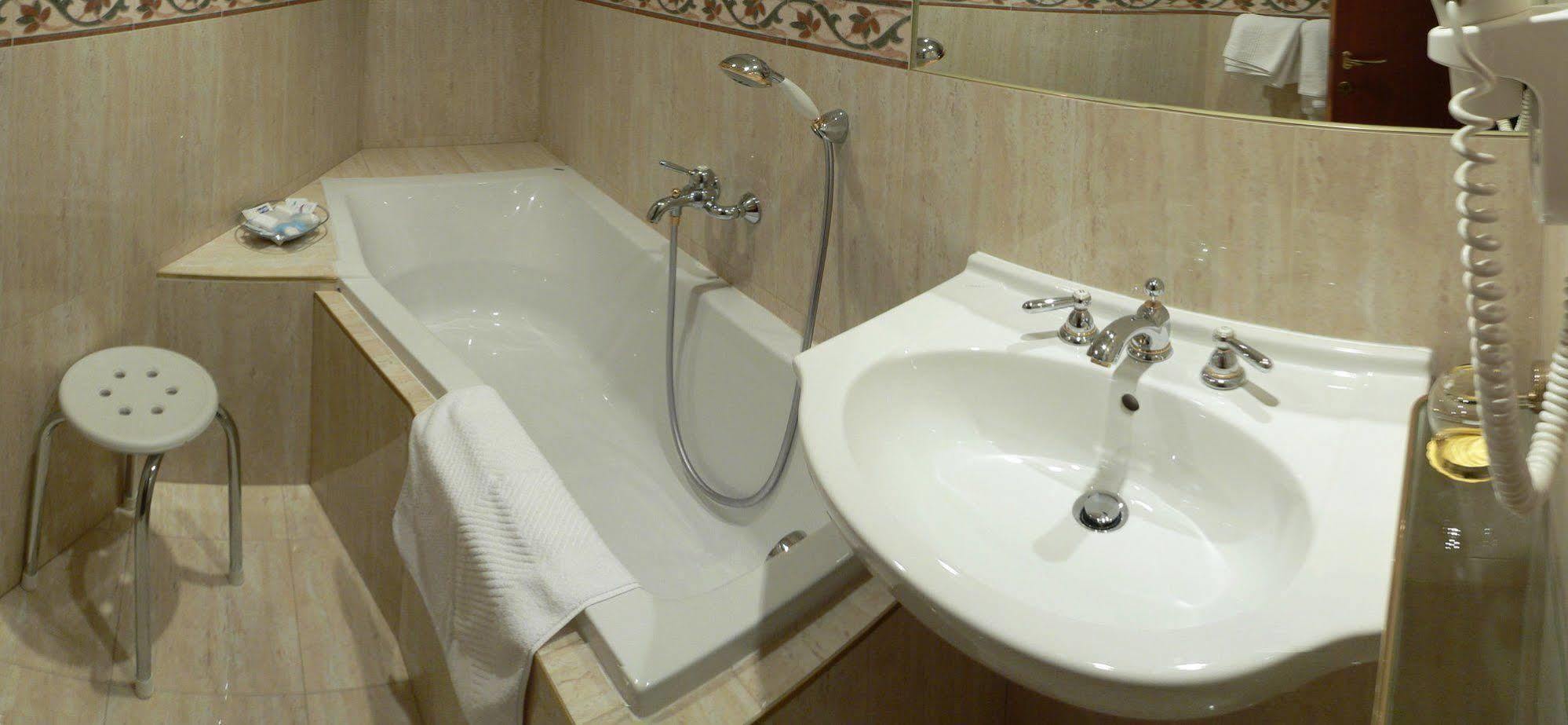 Grandhotel Garni Jihlava Buitenkant foto