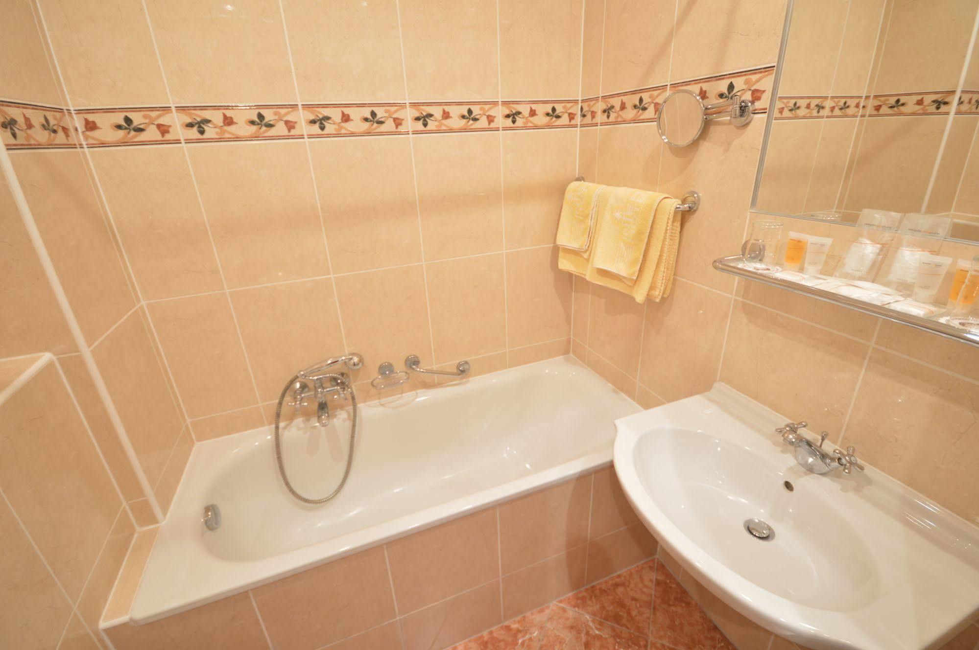 Grandhotel Garni Jihlava Buitenkant foto